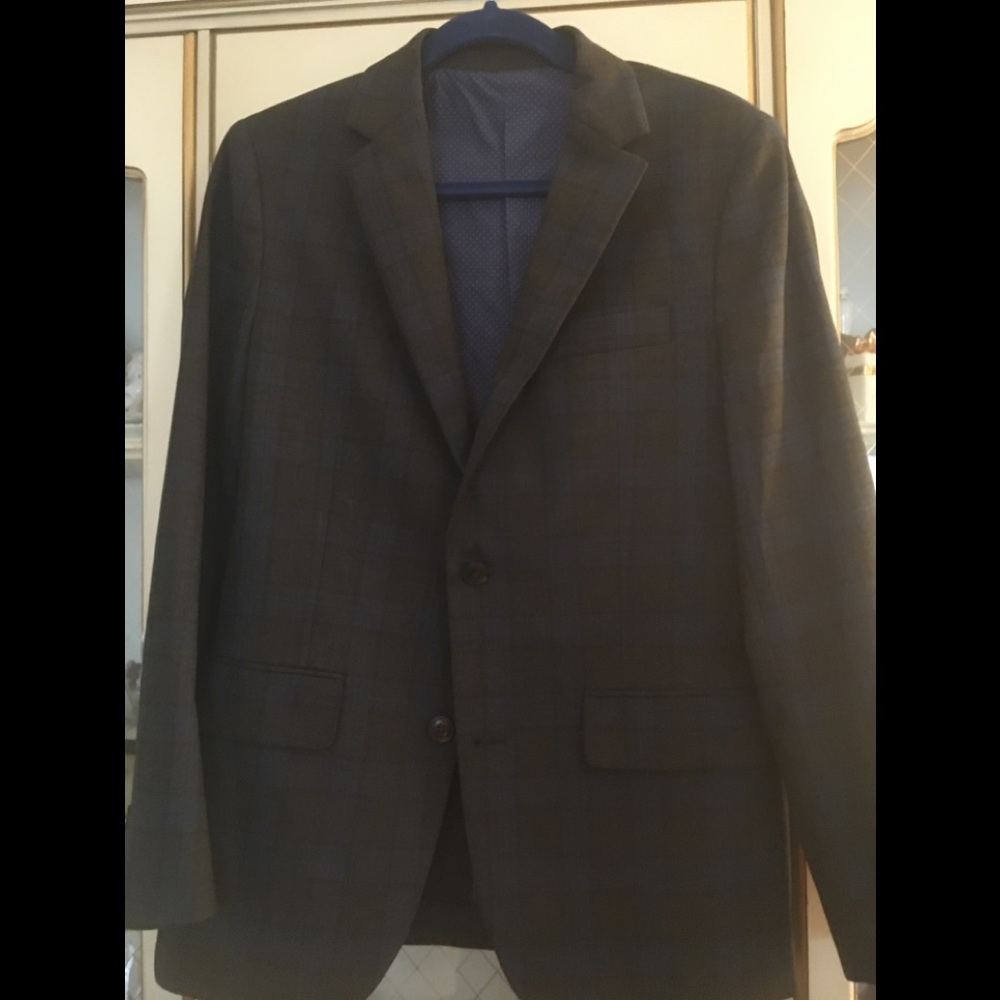 Fairlane men’s like new charcoal/blue plaid jacket & vest size S. C:197